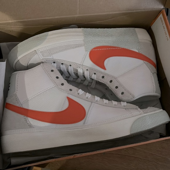 NIB Nike Blazer Mid Pro Club Men’s Sneakers 9.5 White/Light Silver/Safety Orange - Picture 13 of 15